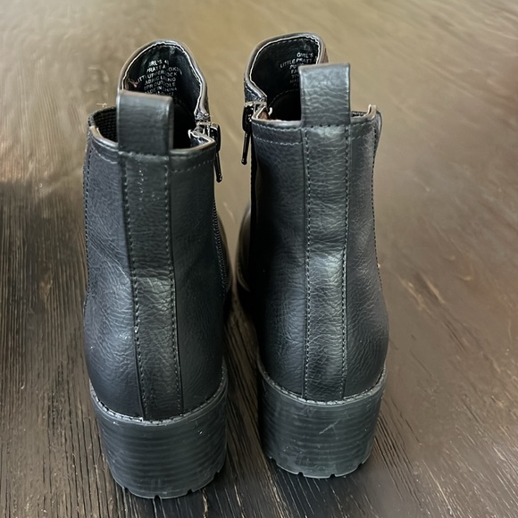 Mia Kids Ankle Boots - Picture 4 of 10